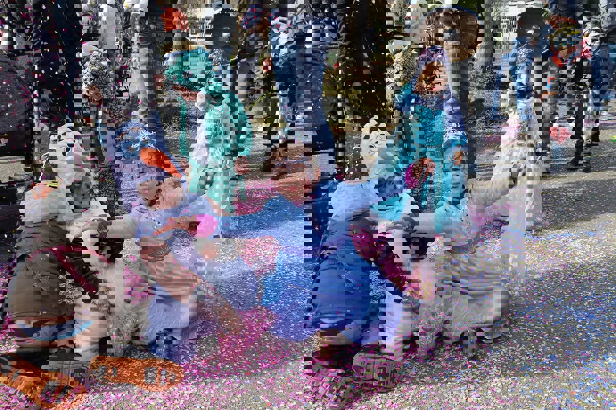 2020 zogen vorerst zum letzten Mal viele fröhliche Bööggli durch Henggart.